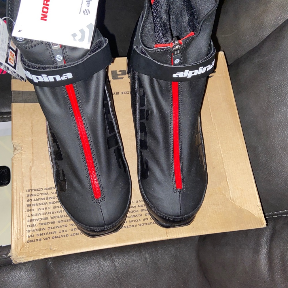 Alphine sky boots